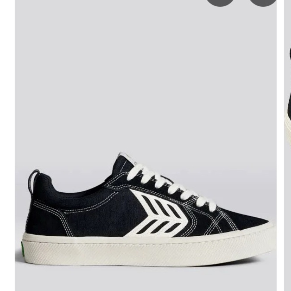 Cariuma Black and White Men's Sneakers